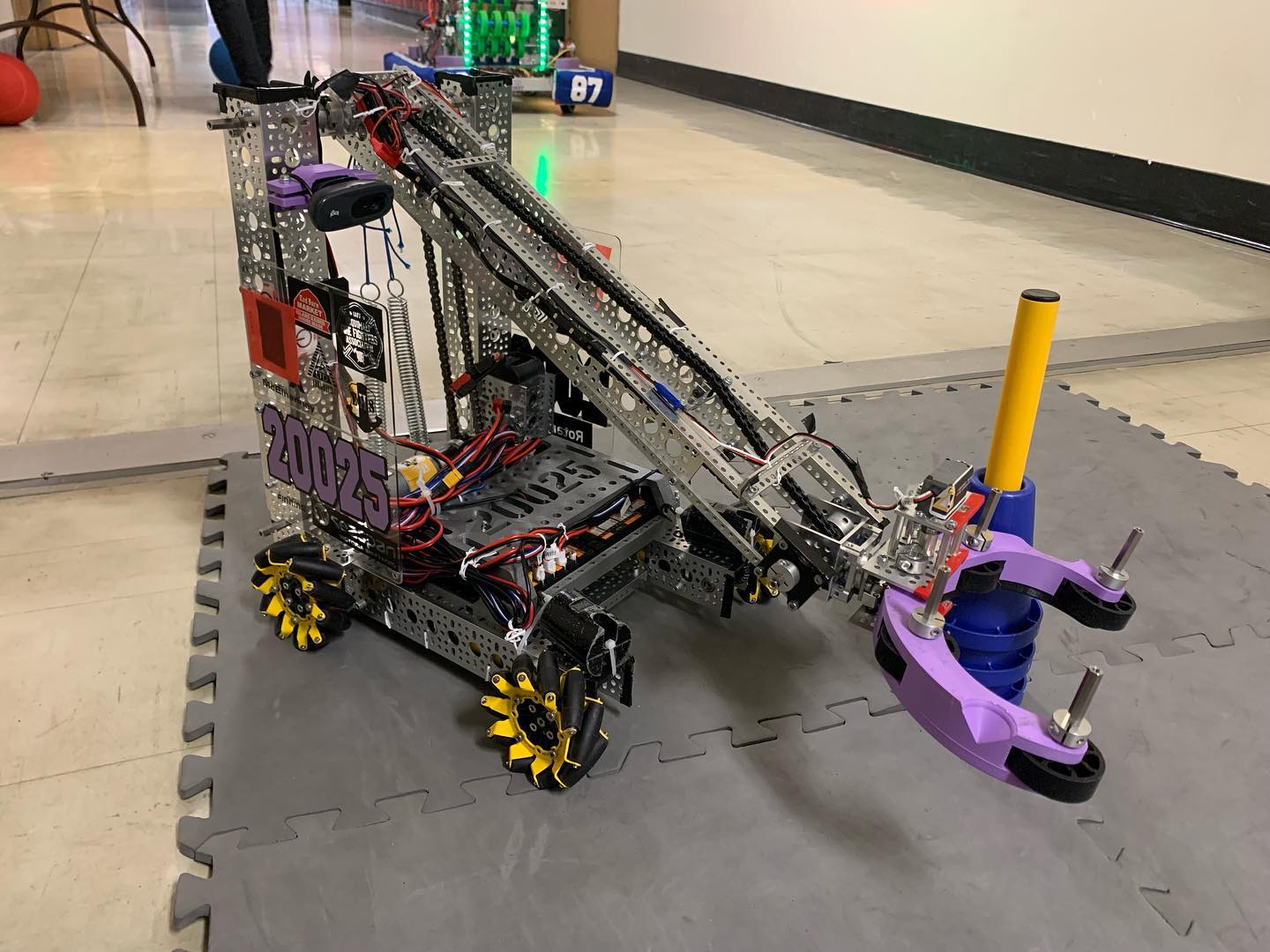 Yesterday we went down to @esquimalthighschool to check out the @esquimaltatomsmashers open house and see their robots up close. Amazing amount of work goes into these by the students. #roboticsclub #firstrobotics #esquimalt